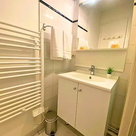 Appart Cosy Renove Avec Ac Hypercentre Nemours Exterior photo